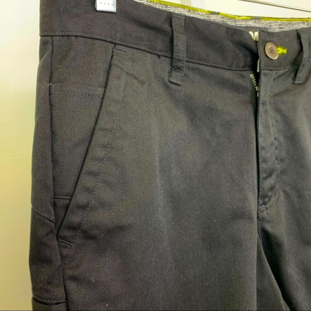 Tony Hawk Black Cotton Flat Front Shorts | 30 - Picture 5 of 9